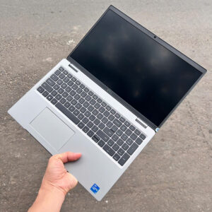 Dell Precision 3560 Core i5 Like new